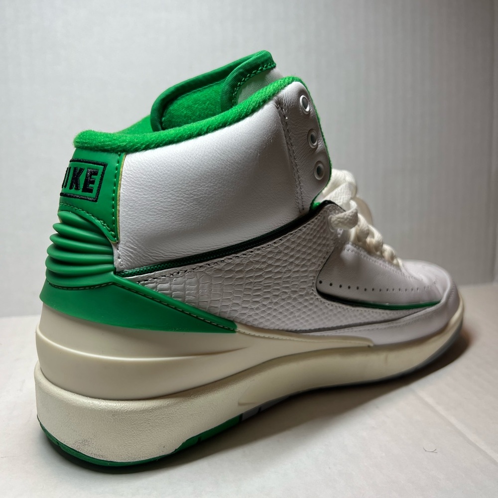 Nike Jordan 2’s - Lucky Green - men’s 6.5 women’s 8